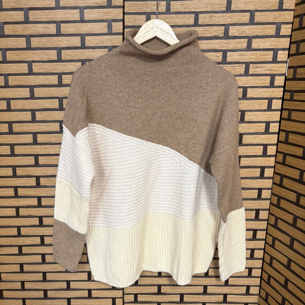 French Connection Tan And White Turtle Neck Sweater Size Small